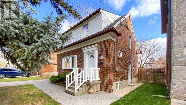 101 Brookview Dr in Toronto, ON - Building Photo - Building Photo