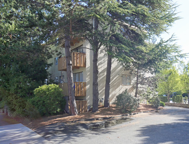 Carolwood Apartments in Victoria, BC - Building Photo - Building Photo