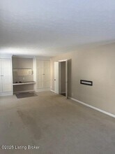9100 Trentham Ct in Louisville, KY - Building Photo - Building Photo