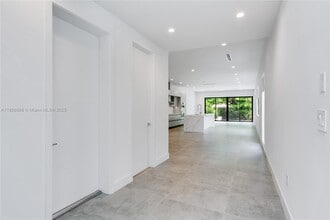 2842 SW 32nd Ct in Miami, FL - Foto de edificio - Building Photo