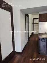 2460 W Kilbourn Ave-Unit -APT 4 in Milwaukee, WI - Building Photo - Building Photo