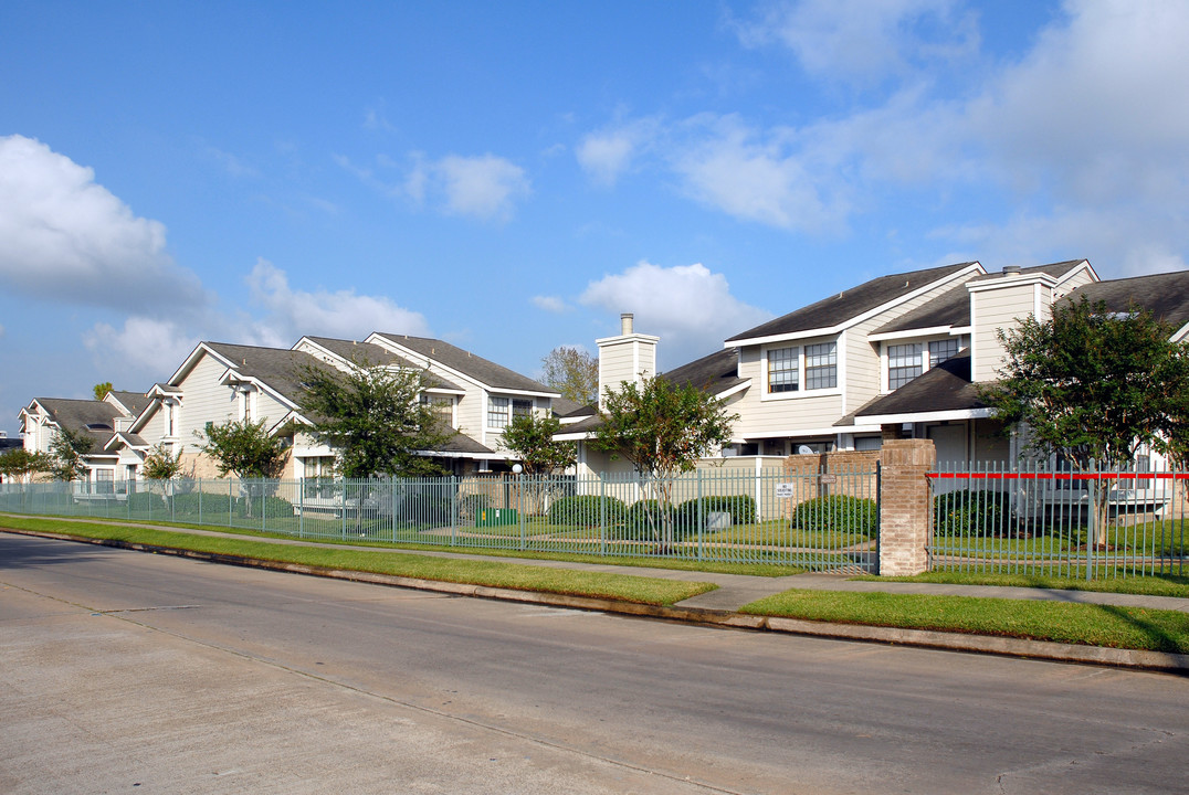 11983 Bob White in Houston, TX - Building Photo