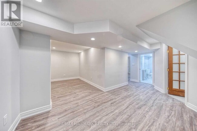 40 Rowatson Rd in Toronto, ON - Building Photo - Building Photo