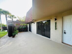8559 Boca Rio Dr in Boca Raton, FL - Building Photo - Building Photo