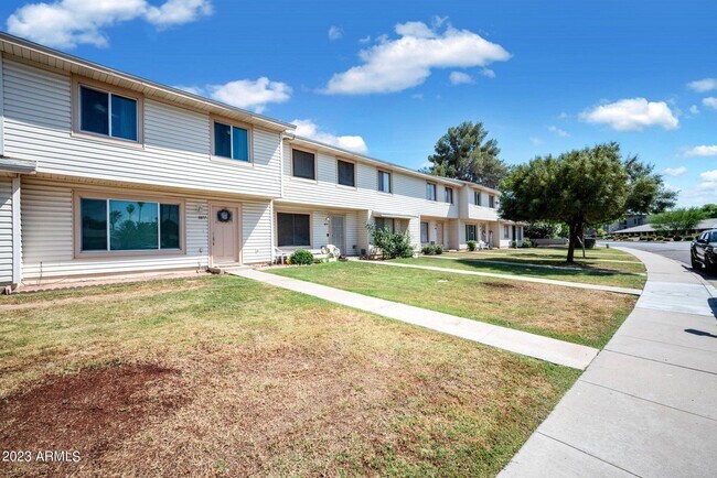 1077 E Fremont Dr in Tempe, AZ - Building Photo - Building Photo