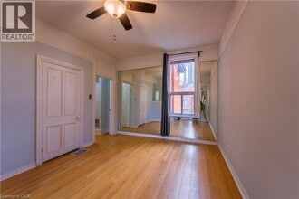 255 Main St W in Hamilton, ON - Building Photo - Building Photo