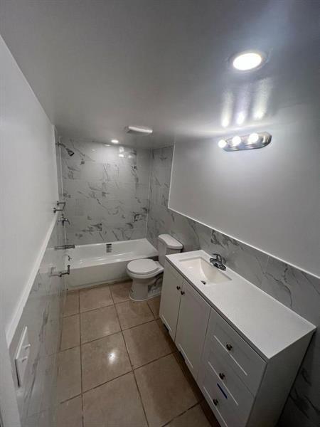 5875 SW 41st St in Davie, FL - Foto de edificio - Building Photo