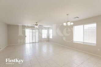 8216 E Osage Ave in Mesa, AZ - Building Photo - Building Photo