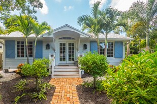 391 Lee Ave in Boca Grande, FL - Building Photo