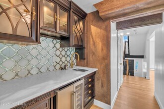 65 E River Rd in Rumson, NJ - Building Photo - Building Photo