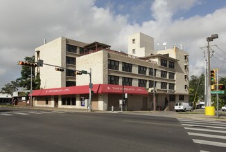 College Houses Cooperatives in Austin, TX - Foto de edificio - Building Photo