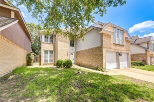 16026 Rustic Sands Dr in Houston, TX - Building Photo