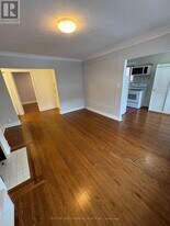 1648 Bathurst St in Toronto, ON - Building Photo