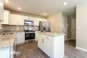 141 Preston Oaks Dr in King, NC - Building Photo - Building Photo