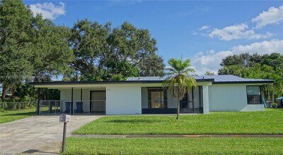 971 Fulton Ln NE in Palm Bay, FL - Building Photo - Building Photo