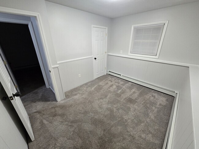 614 Clifton Park Center Rd in Clifton Park, NY - Building Photo - Building Photo