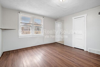 221 W Felton Ave in St. Louis, MO - Building Photo - Building Photo