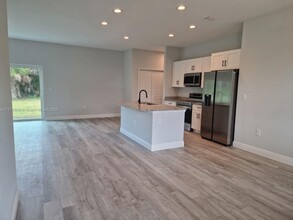 7137 Benson St in Englewood, FL - Building Photo - Building Photo