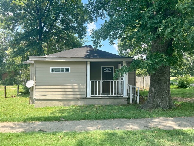 property at 1400 W Huntington Ave
