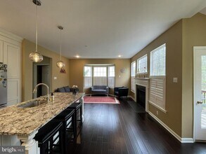 168 Fringetree Dr in West Chester, PA - Building Photo - Building Photo