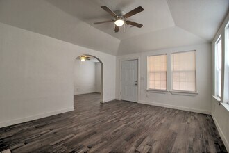 1004 NE 19th St in Oklahoma City, OK - Building Photo - Building Photo