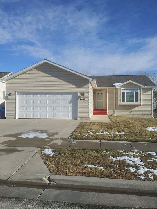 4626 Three Rivers Dr in Rapid City, SD - Building Photo