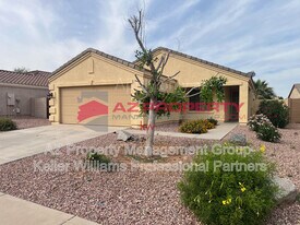 17514 W Watson Ln in Surprise, AZ - Building Photo