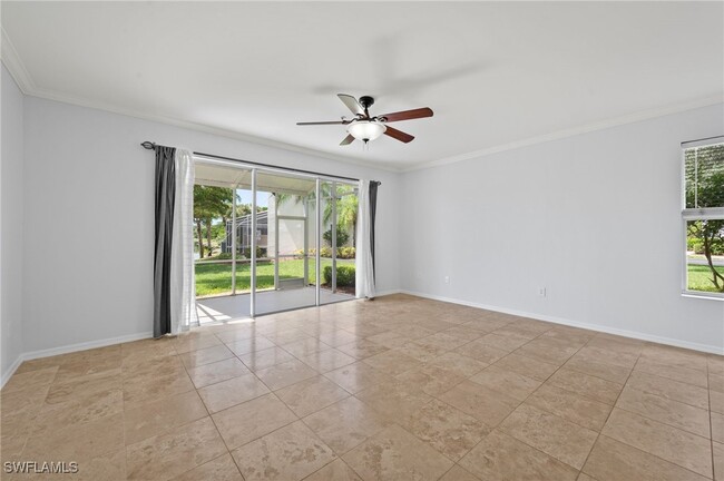 1084 Hampton Cir in Naples, FL - Foto de edificio - Building Photo