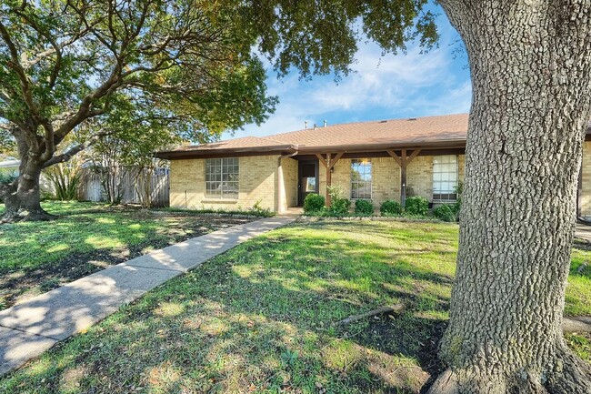 1922 N Floyd Rd in Richardson, TX - Building Photo - Building Photo