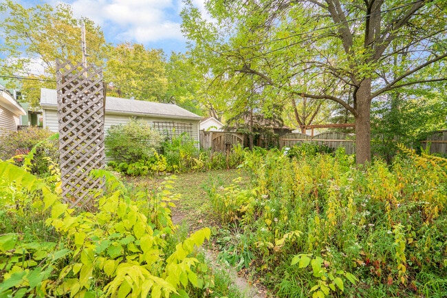 3335 1st Ave S in Minneapolis, MN - Building Photo - Building Photo