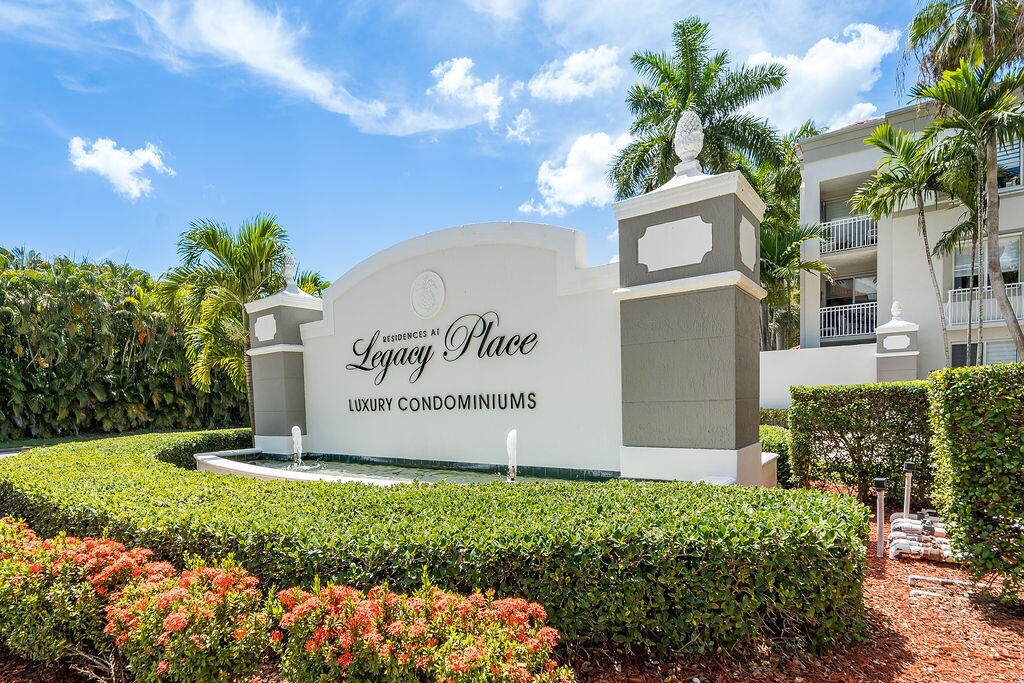 11015 Legacy Ln in Palm Beach Gardens, FL - Building Photo