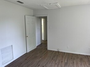 2741 Essex St in Shreveport, LA - Building Photo - Building Photo