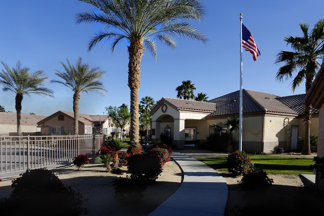 Hadley Villas in La Quinta, CA - Foto de edificio - Building Photo