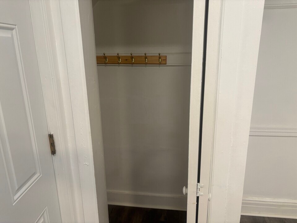 120 Glenwood Ave in Jersey City, NJ - Foto de edificio