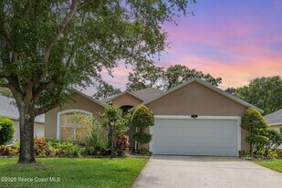 936 Tavernier Cir NE in Palm Bay, FL - Building Photo