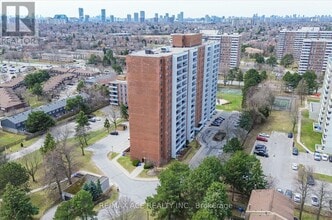 1250-1250 Bridletowne Cir in Toronto, ON - Building Photo - Building Photo