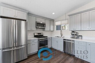 2047 Finch Ln in San Diego, CA - Building Photo - Building Photo