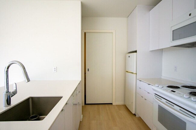 1475 SE 15th Ave in Portland, OR - Building Photo - Building Photo