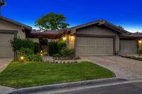 204 Green Mountain Dr in Palm Desert, CA - Foto de edificio - Building Photo