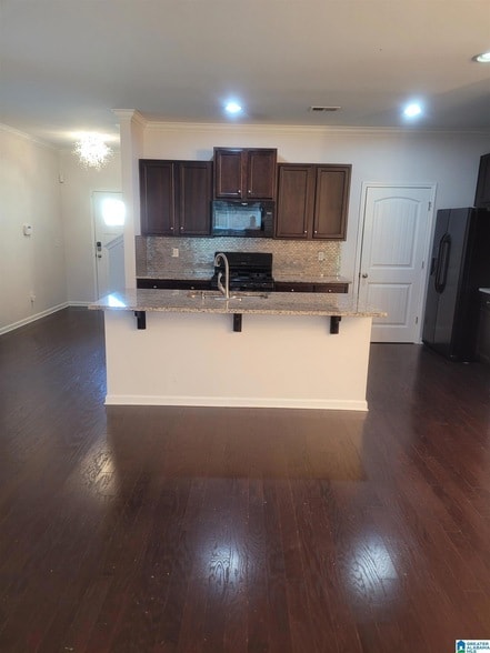 407 W Park Dr in Fultondale, AL - Foto de edificio - Building Photo