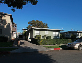 921-923 W Angeleno Ave in Burbank, CA - Building Photo - Building Photo