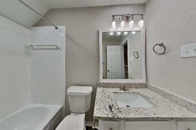 2415 Pebbledowne Cir in Sugar Land, TX - Building Photo - Building Photo
