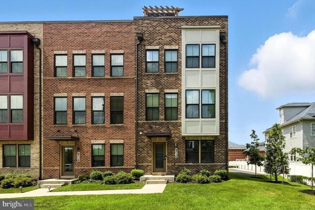 property at 4716 Towne Park Rd