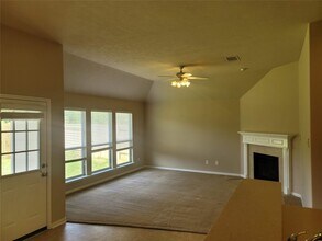 1010 Hannah Falls Ln in Fresno, TX - Building Photo - Building Photo