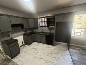 131 Huntington Terrace in Newark, NJ - Building Photo - Building Photo