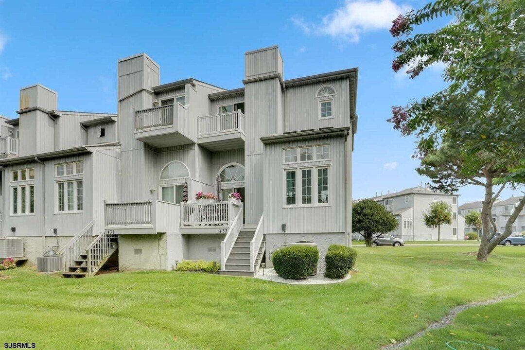 433 Albacore Ln in Brigantine, NJ - Building Photo
