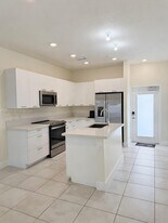8301 NW 41st St, Unit B-107 in Doral, FL - Building Photo
