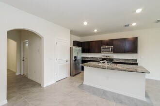 13671 NW 9th Rd in Newberry, FL - Building Photo - Building Photo