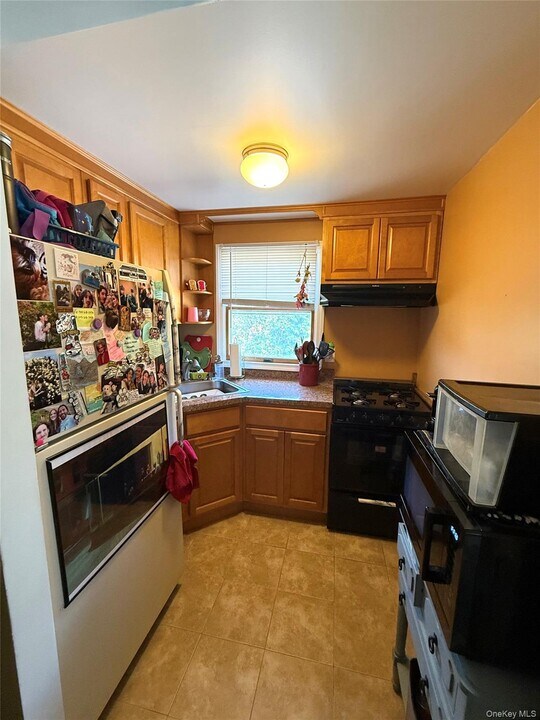 195 Clunie Ave in Yonkers, NY - Building Photo