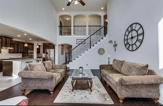 404 S Hill Dr in Waxahachie, TX - Foto de edificio - Building Photo